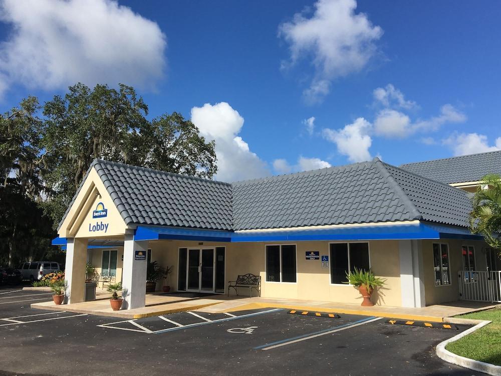 Days Inn By Wyndham Port Charlotte Town Center Exterior foto